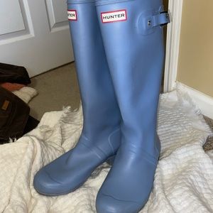 Baby blue rain boots🌈